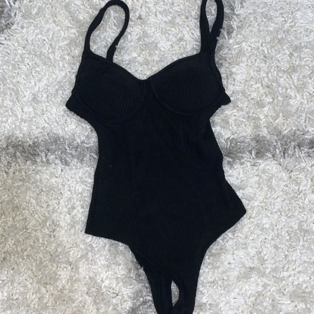 BLACK Ribbed Bodysuit